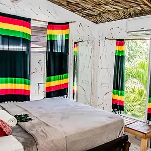 Hotel Wild Coffee Retreat, Negril