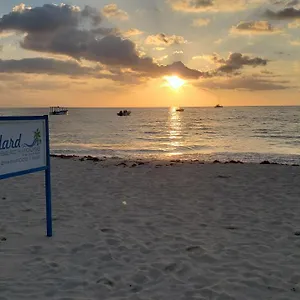 Resort Yard Beach House, Negril